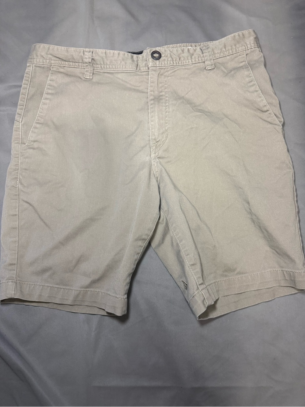 Volcom Men's Beige /Tan Chino Shorts Twill Cotton Blend Stretch Pockets Button